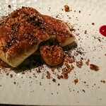 オステリア ブッビーノ - サヴォイアルディとマスカルポーネチーズのムース カラメルのジェラートを使ったティラミス