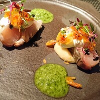 オステリア ブッビーノ - 北陸産サワラの炙り焼き フロマージュブランとレフォールのクリーム セロリアックのピュレ 桜海老のクロッカンテ