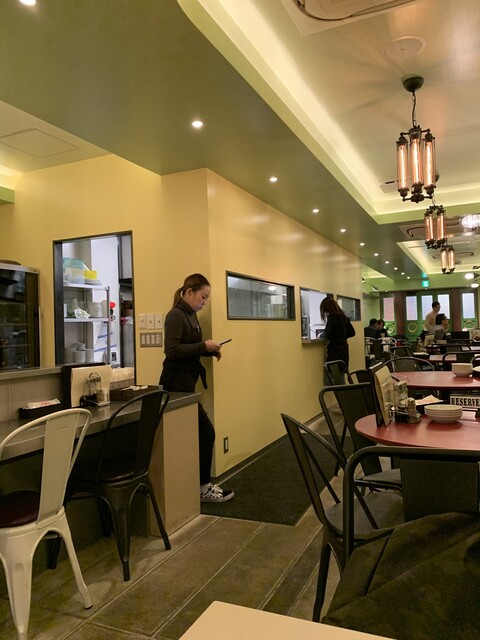 ドラゴン食堂 一番街店 近鉄四日市 中華料理 食べログ