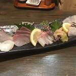 長州居酒屋 とも - 刺身盛り合わせ