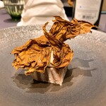 プレゼンテ スギ - ③落ち葉の中に、、(秋刀魚テリーヌ・ヤマドリ茸ムース)