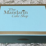 The Mandarin Cake Shop - 内箱も立派です。