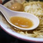 中華ソバ 伊吹 - 美しいスープ　淡麗