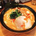 横浜道 - 赤辛家系ラーメン