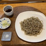 おおもり - 二八そば。(¥1200) 
      まずは塩で食べてみてくださいとのこと。