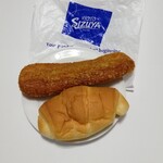 志津屋 - カレーウインナーパン、塩パン