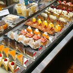白ばら - 料理写真:ショーケース食べ放題！