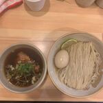 迂直 - 鰹昆布出汁醤油つけ麺　¥1,000
                                味玉　¥100