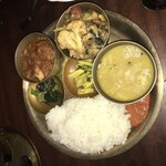 ネパール料理バルピパル - タルカリ２種のダルバート
