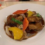 中国料理 敦煌 - 国産豚ヒレ肉の黒酢の酢豚980円（税抜）