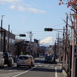 ラーメン そら - コンビニを出ると！富士山が！