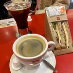 illy café - 早めの夕食に