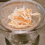 仁修樓 - 干し豆腐が入った温サラダ