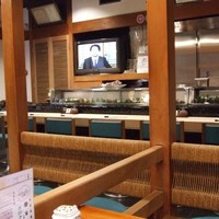 金寿司 - まだ客が１人も入っていない状態の店内