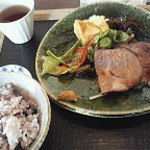 幡・INOUE 夢風ひろば東大寺店 - 豚肉の旨煮ランチ