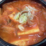 韓国料理 ヌルンジ - 甘口辛さの酸っぱいシンキムチ鍋！最高に美味しい