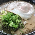 KAZU - とんこつ黒ラーメン