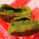 モグモグベーカリー - 料理写真:（2019/12月）抹茶クリームパン断面