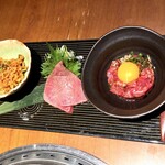 蕃 YORONIKU - 前菜的なお肉たち