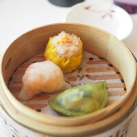 広東料理 センス - ３種の点心　野菜の蒸し餃子・海老の蒸し餃子・豚肉の焼売