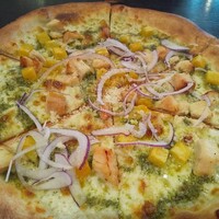 ウルフギャング・パック カフェ 愛知芸術文化センター店 - チキンと安納芋のジェノベーゼソース」1,300円（税別）