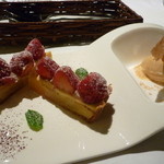 CONCA - イチゴのタルト キャラメルのアイス添え