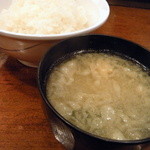 食の里 吉丸ダイニング - 定食のライス＆味噌汁