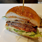 エスビーダイナー コウベ - ハンバーガー（650円）の断面