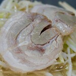 ラーメン - 塩ラーメン・ヤサイニンニク（700円）
