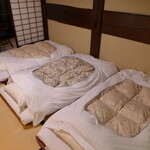 小梨の湯 笹屋 - 部屋に戻ると布団が敷かれていました。おやすみなさい…