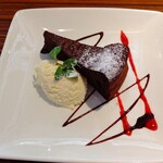 Italian Dining  The South - クーベルチュールチョコレートのガトーショコラ　リッチバニラアイス添え