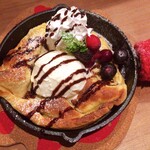 城東バル ナナツボ - ダッチベイビー：680円