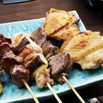 焼き鳥カフェ 鶏小屋 - 手羽先、ハツ、ネギマ、砂肝。