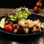 Yakitori Kafe Torigoya - 若鶏の一口揚げ。