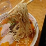 とんこつラーメン 博多屋台 - 麺