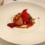 オーベルジュ・ド・リル トーキョー - 鴨胸肉のロティー　赤キャベツのピューレ　無花果のベニエ　ソース・エピス