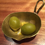 オオクサ - アンチョビオリーブです　フレッシュな大粒のオリーブで塩気は控えめ