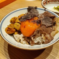 はらまさ - トリュフご飯　牛すき風　ウニ乗せ