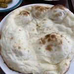 カフェ&レストラン モモズ - 