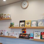そばと絵本cafe ぶらっと - 1階