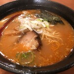 とみや ラーメン居酒屋 - 豚骨ラーメン 辛味噌