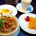 Champs Elysees - 朝食ラーメン＋目玉焼き