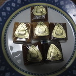 オーボンヴュータン - 2012年3月：キャラメル(\105×6,テ、ショコラ、カフェ、プレーン、ヘーゼルナッツ…単品の名前うろ覚え(^^;)