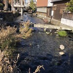 Unagi Sakuraya - お店の横の源平川