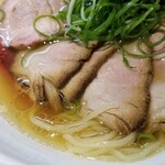 ラーメン巌哲 - 薄切肉塩
