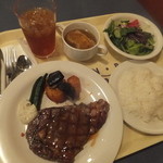 ホライズンベイ・レストラン - メインがステーキ