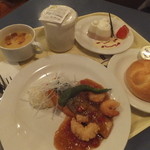 ホライズンベイ・レストラン - メインがサーモンのグリル