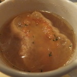 ホライズンベイ・レストラン - オニオンスープ