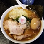 塩そば専門店 桑ばら - 秋刀魚香油の雲呑塩そば。