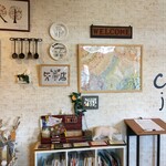 スープカレーハウスしっぽ - その他写真:店内正面…左手がすごい!のです(笑)